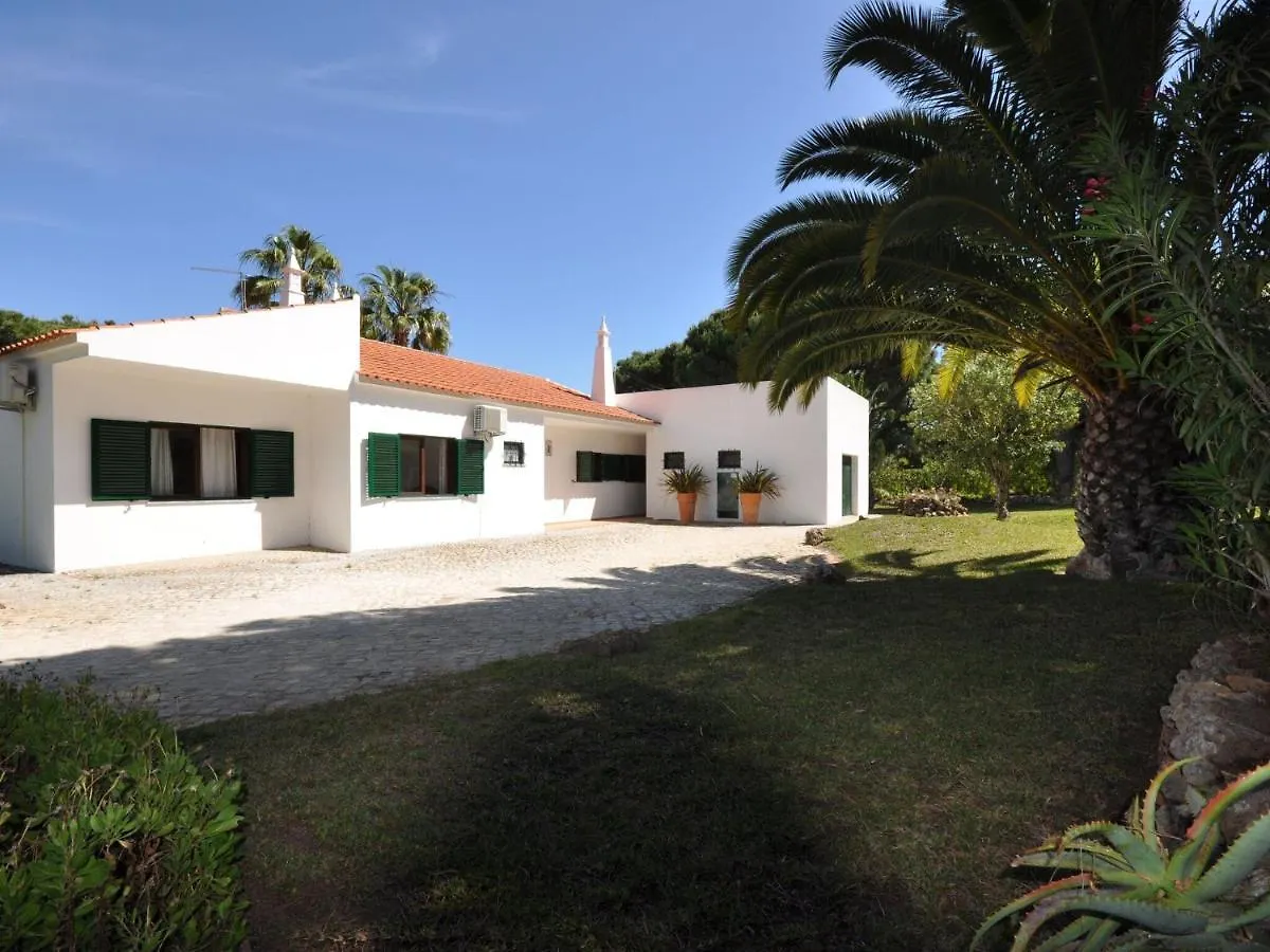 Attractive Villa In Vilamoura With Private Terrace