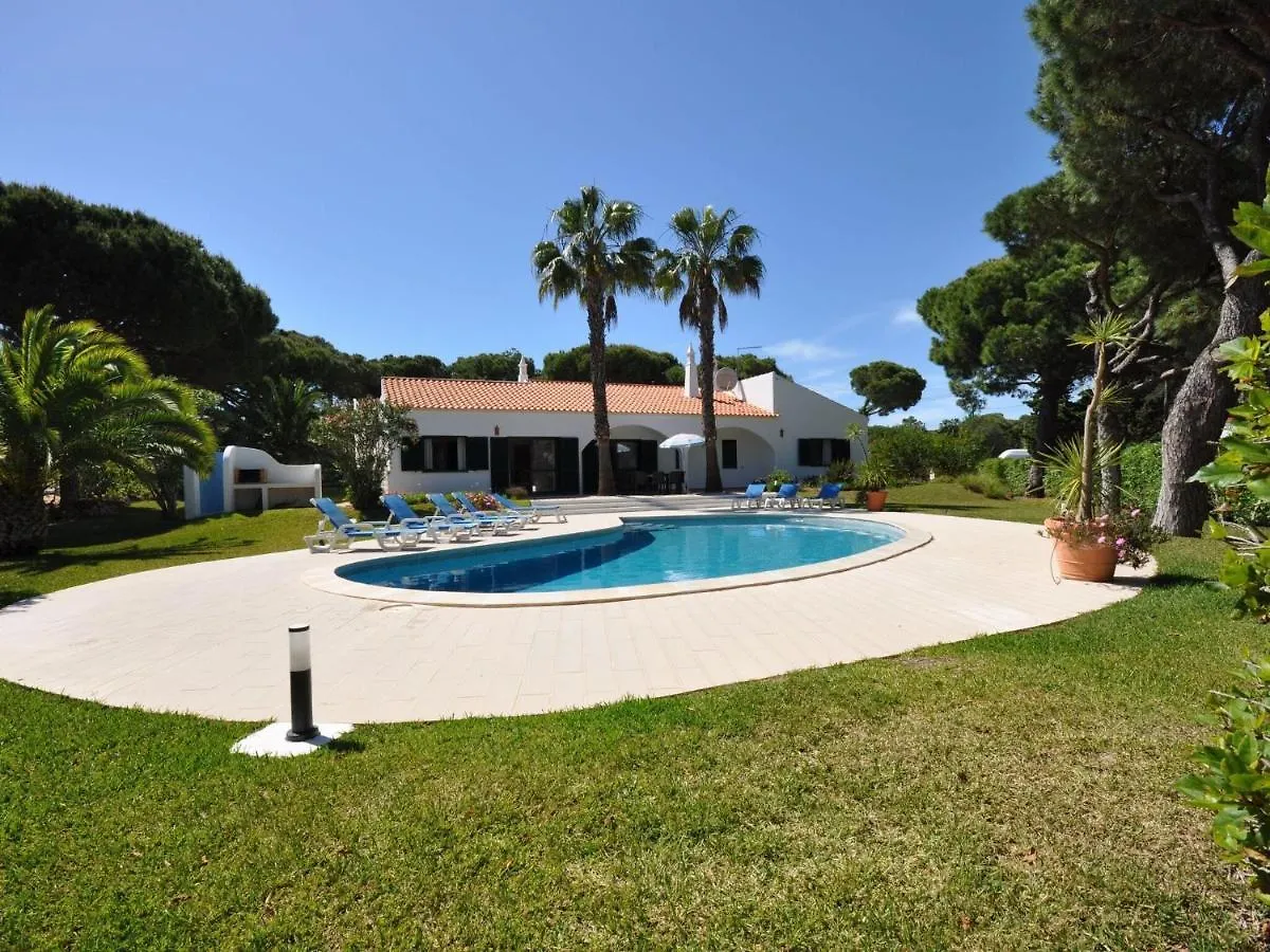 Attractive Villa In Vilamoura With Private Terrace
