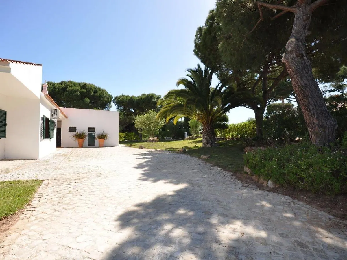 Attractive Villa In Vilamoura With Private Terrace